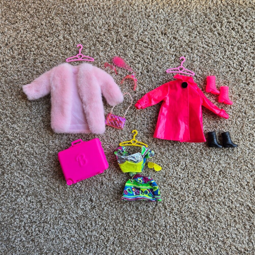 Vintage 1990's Barbie Clothes- Travel theme!